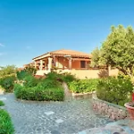 Apartment 3 Beds Ground Floor With Garden In Marinella Just 100 Mt From The *