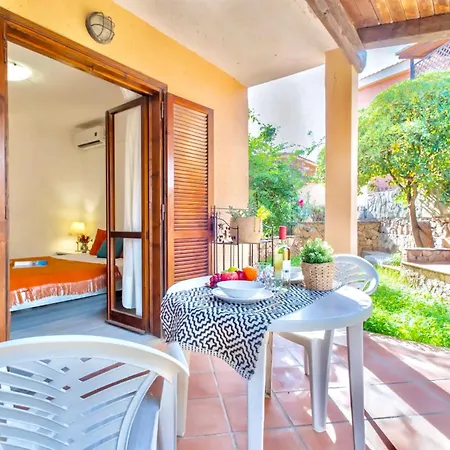3 Beds Ground Floor With Garden In Marinella Just 100 Mt From The *
